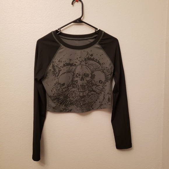 SHEIN Tops - Women's Black and Olive Skull Print Crop Top